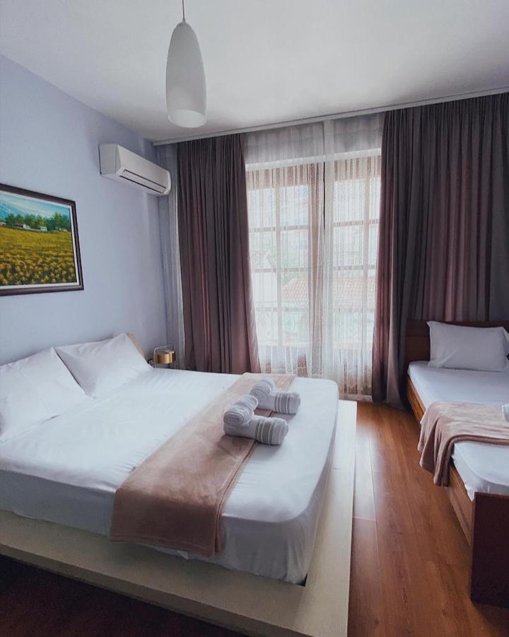 Oda Guest House Korce Exterior photo
