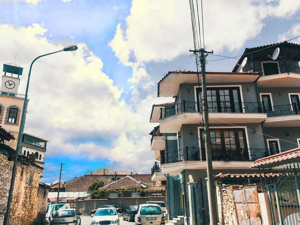 Oda Guest House Korce Exterior photo